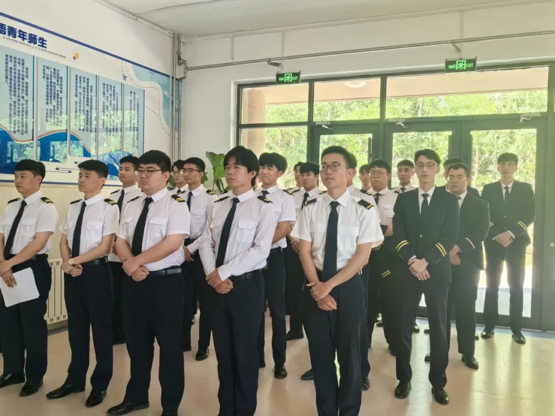 青島膠東國(guó)際機(jī)場(chǎng)在 東營(yíng)職業(yè)學(xué)院·航空學(xué)院舉行專場(chǎng)招聘