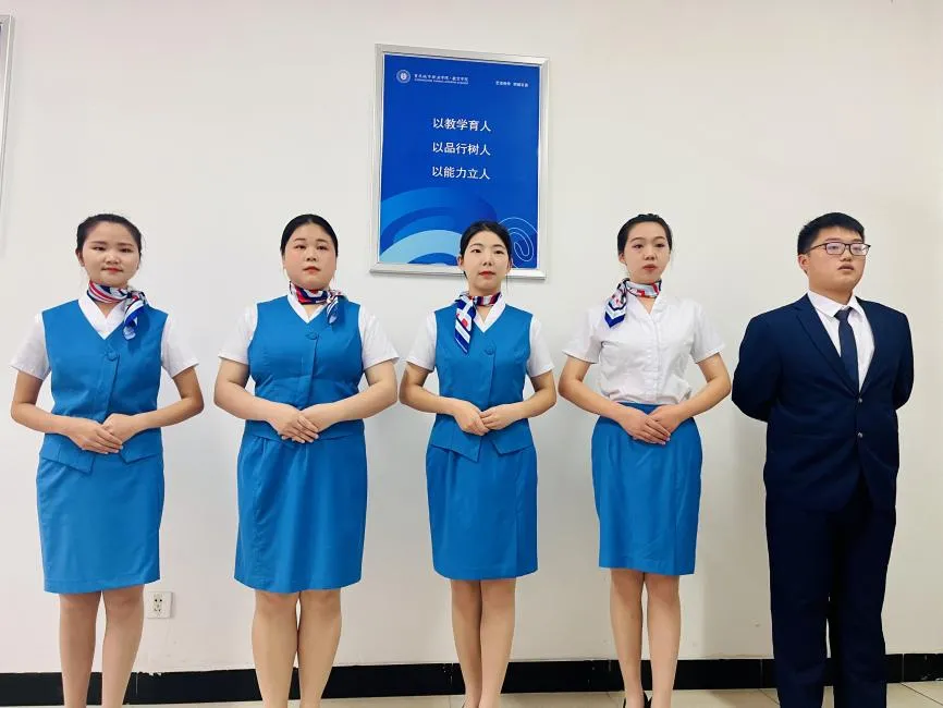 麗江三義國(guó)際機(jī)場(chǎng)在重慶城市職業(yè)學(xué)院·航空學(xué)院舉辦線上專場(chǎng)招聘會(huì)